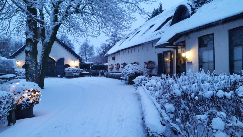 ニーウフェーン Bed En Brood De Veenhoeve Bed & Breakfast エクステリア 写真